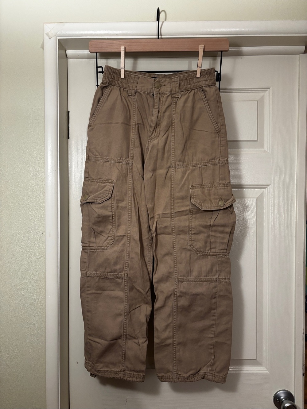 Aeropostale cargo pants with elastic waist and adjustable ankles